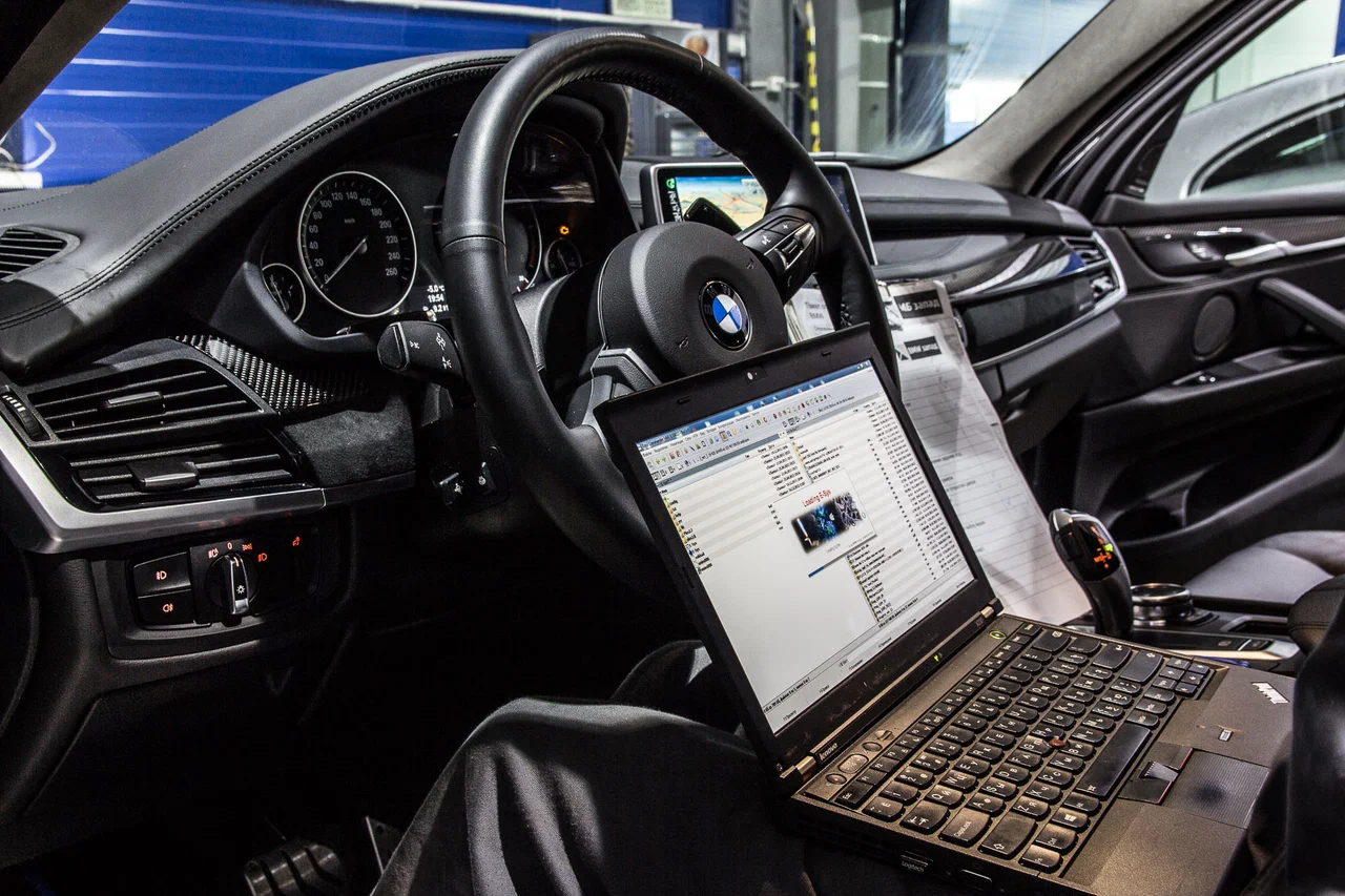 В каких случаях необходима профессиональная диагностика BMW. Основные признаки неисправности автомобиля